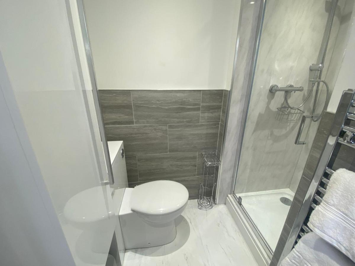 The Lily Pad Near Poole Dorset Self Contained Private Entrance And Free Parking Hotel Corfe Mullen Kültér fotó
