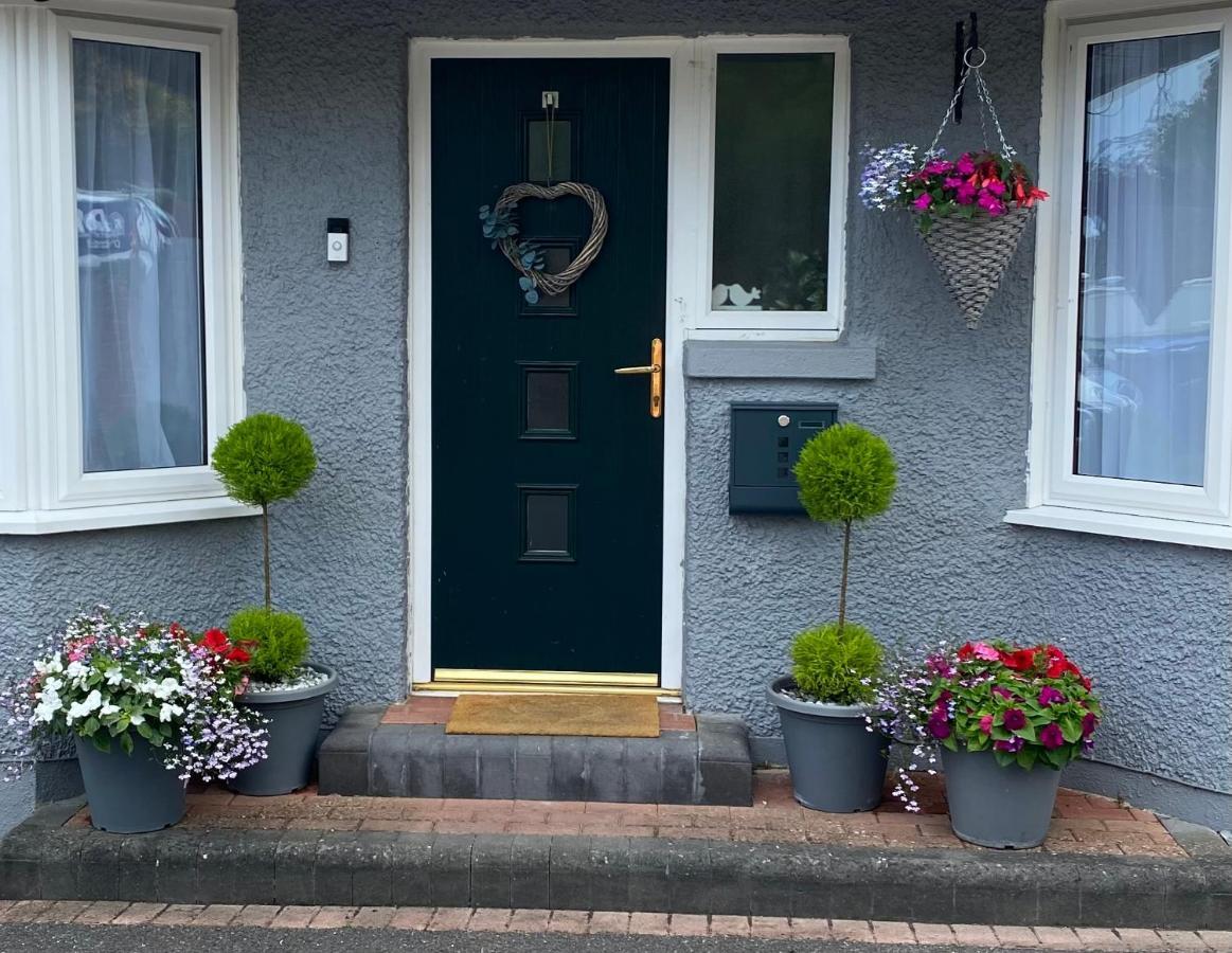 The Lily Pad Near Poole Dorset Self Contained Private Entrance And Free Parking Hotel Corfe Mullen Kültér fotó