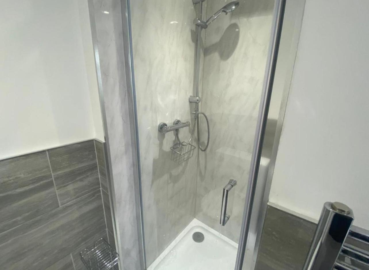 The Lily Pad Near Poole Dorset Self Contained Private Entrance And Free Parking Hotel Corfe Mullen Kültér fotó